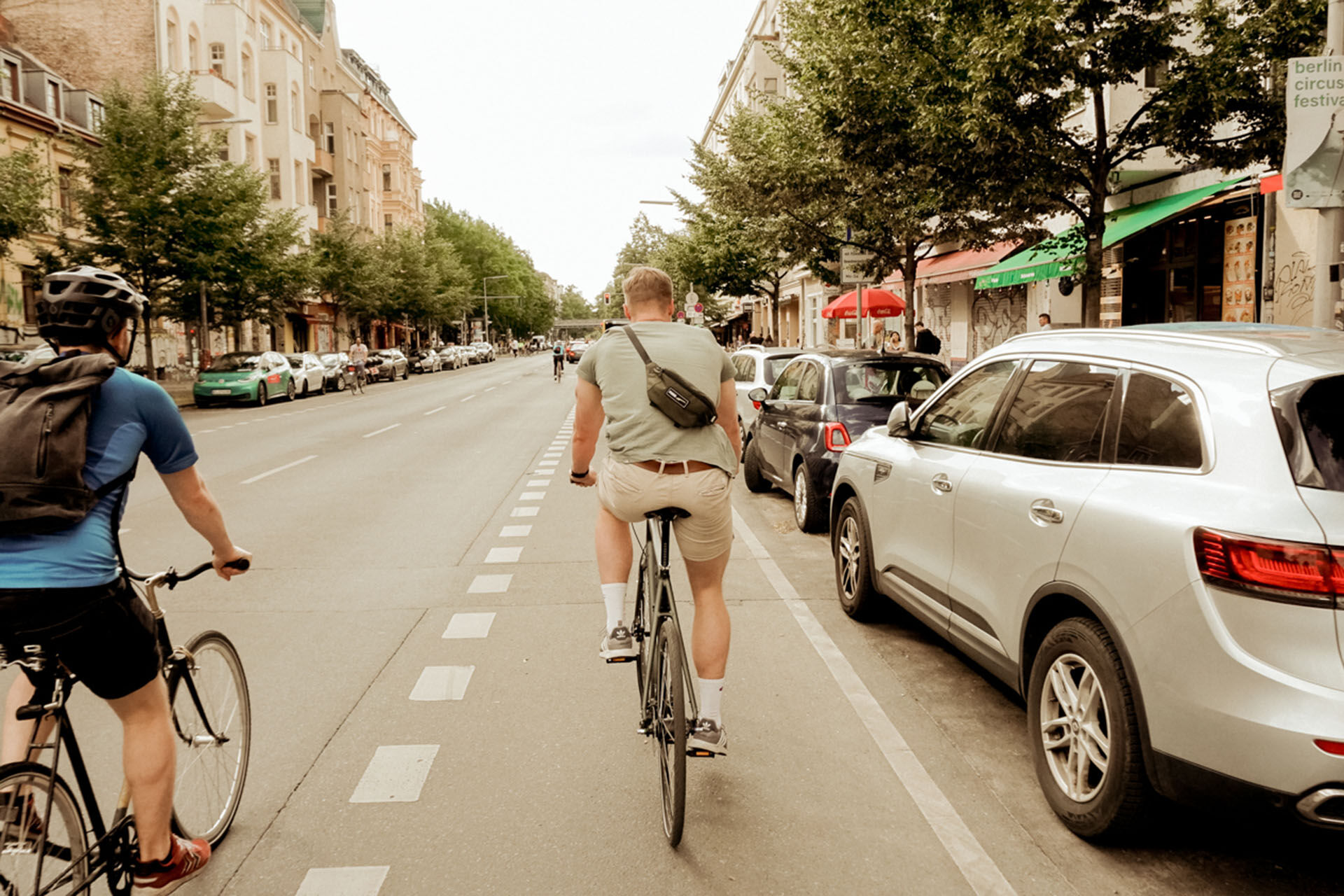 Kopfhörer, Alkohol & Handy auf dem Fahrrad – beachte diese Regeln!